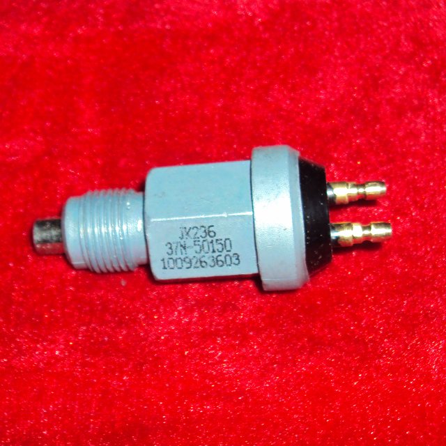 Dongfeng Truck Parts Reversing light switch 1700N-470